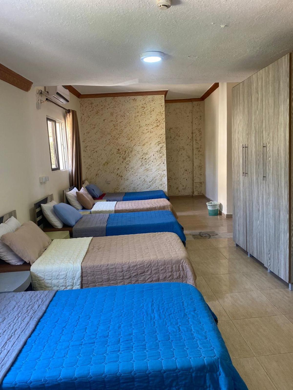 Al-Amer Chalets Áqaba Habitación foto