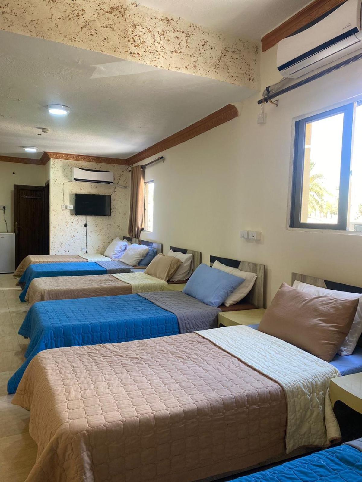 Al-Amer Chalets Áqaba Habitación foto